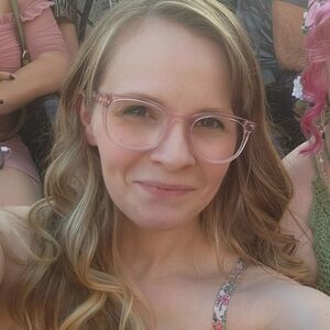 Meet your Posher, Devin